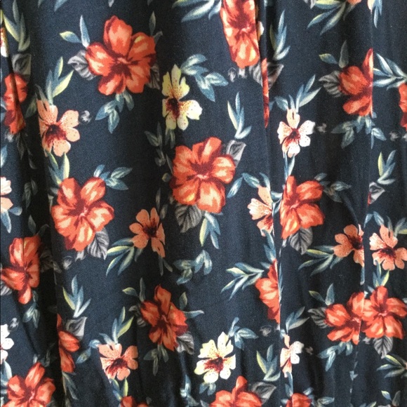 🍍Hollister Tropical High Low Stretch Skirt🍍 - Picture 5 of 6
